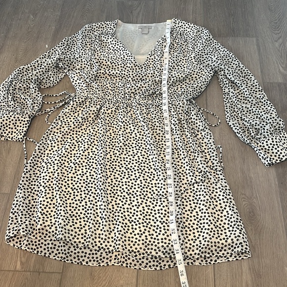 H&M long sleeved polka dot dress NWOT - Picture 8 of 8